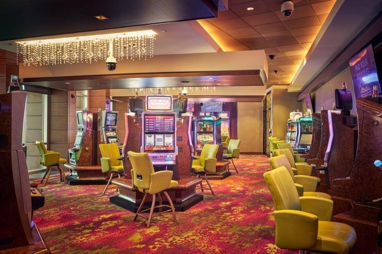 Intimate, high limits casino gaming in a vibrant environment 